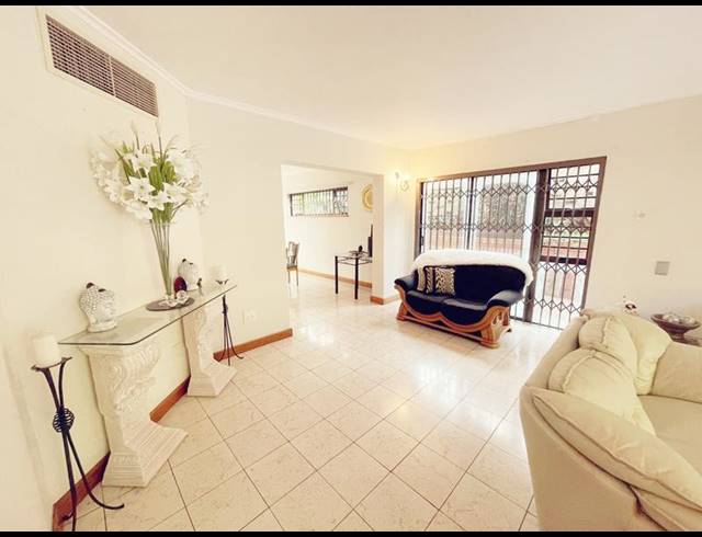 4 BEDROOM TOWNHOUSE FOR SALE IN MUSGRAVE